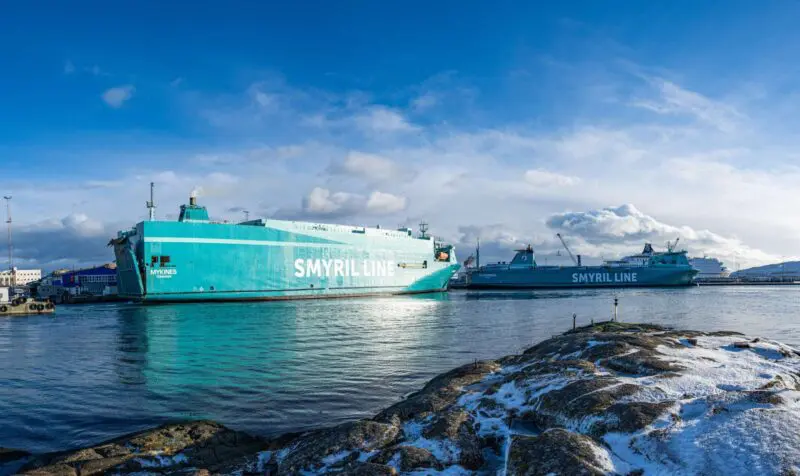 Smyril Line søkir eftir manning